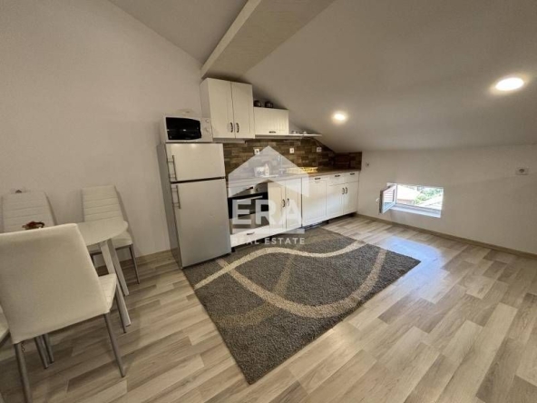 Дава се под наем Двустаен апартамент в Хасково, Овчарски - 55 кв.м за 204 € - Снимка #1