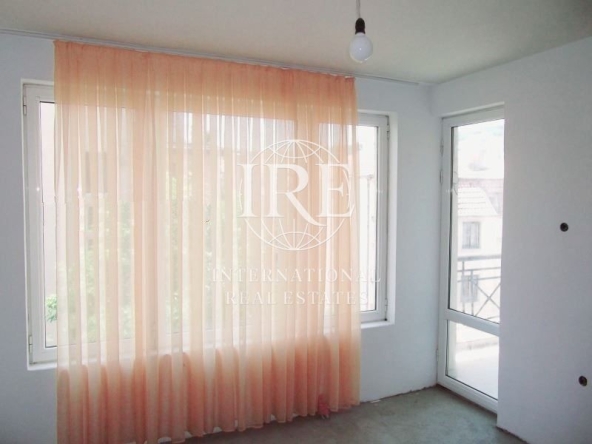 Четиристаен апартамент в Варна, Аспарухово - 108 кв.м за 1574 €/кв.м - Снимка #1