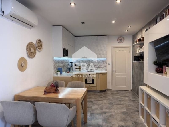 Двустаен апартамент в Варна, Възраждане 1 - 75 кв.м за 1999 €/кв.м - Снимка #1