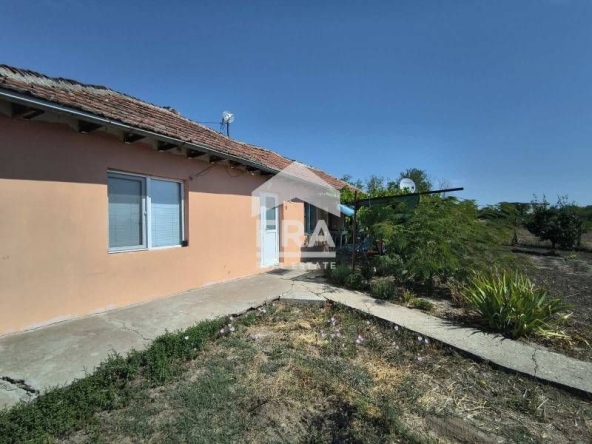 Къща в с. Коларово, Област Силистра - 76 кв.м за 356 €/кв.м - Снимка #1