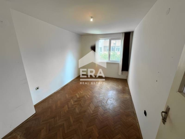 Двустаен апартамент в Варна, Цветен квартал - 64 кв.м за 1711 €/кв.м - Снимка #1