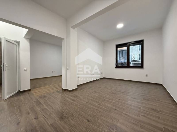 Дава се под наем Офис в София, Център - 65 кв.м за 648.21 € - Снимка #1