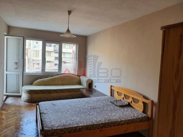 Тристаен апартамент в Варна, Лятно кино Тракия - 80 кв.м за 1077 €/кв.м - Снимка #1
