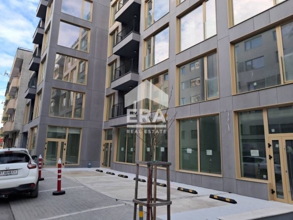 Дава се под наем Гараж / Паркомясто в Варна, Център - 12 кв.м за 178.5 € - Снимка #1