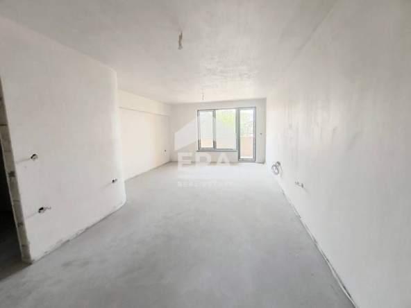 Тристаен апартамент в Хасково, Училищни - 126 кв.м за 561 €/кв.м - Снимка #1