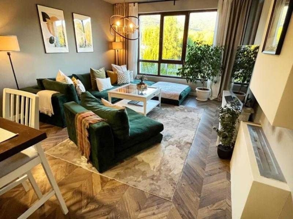 Тристаен апартамент в София, Изток - 100 кв.м за 765 €/кв.м - Снимка #1