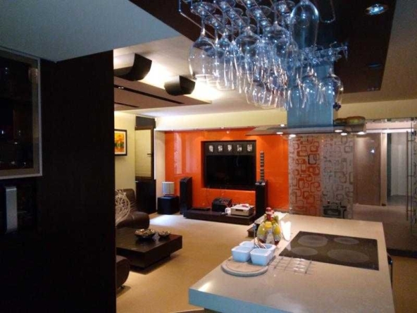 Двустаен апартамент в София, Изток - 100 кв.м за 612 €/кв.м - Снимка #1