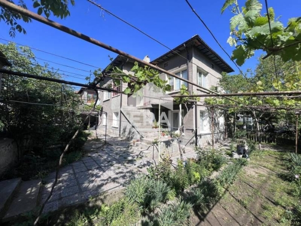 Къща в с. Страшимирово, Област Варна - 182 кв.м за 741 €/кв.м - Снимка #1