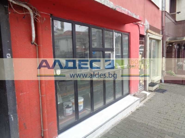 Дава се под наем Магазин в София, Център - 15 кв.м за 348.84 € - Снимка #1