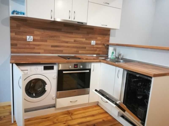 Дава се под наем Двустаен апартамент в София, Център - 60 кв.м за 348.84 € - Снимка #1