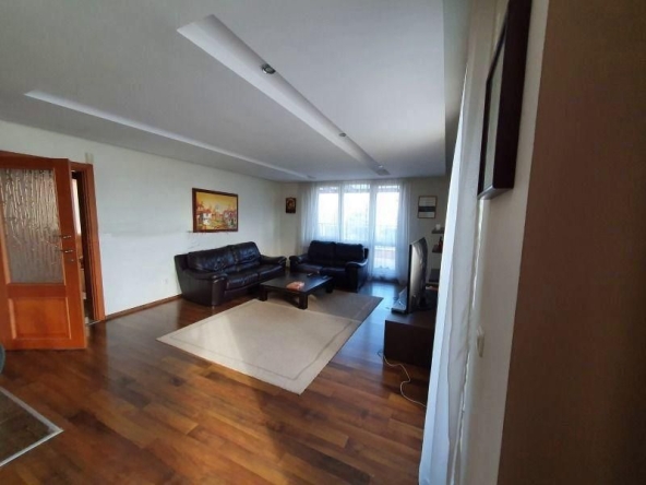 Дава се под наем Четиристаен апартамент в София, Овча купел - 200 кв.м за 1095.99 € - Снимка #1