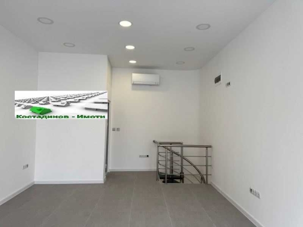 Дава се под наем Магазин в Пловдив, Кършияка - 32 кв.м за 648.21 € - Снимка #1