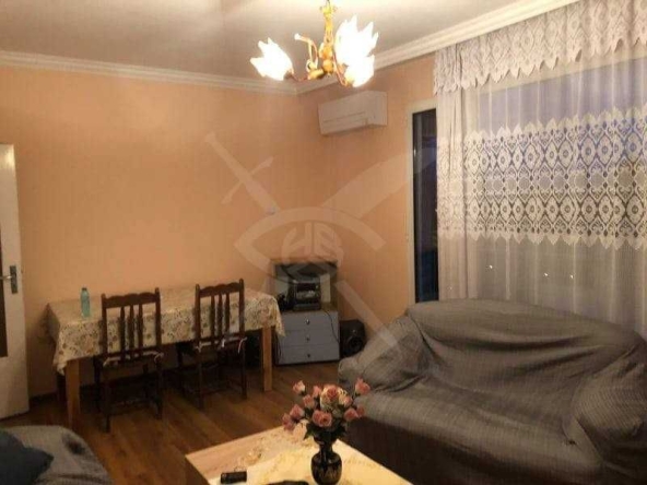 Дава се под наем Тристаен апартамент в Пловдив, Кършияка - 100 кв.м за 518.67 € - Снимка #1