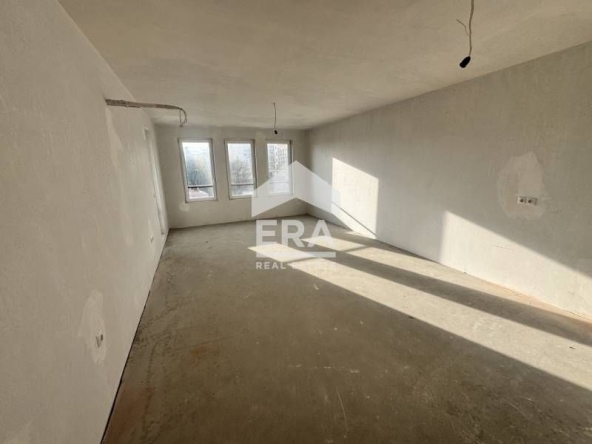 Тристаен апартамент в к.к. Св.Св. Константин и Елена - 115 кв.м за 1495 €/кв.м - Снимка #1