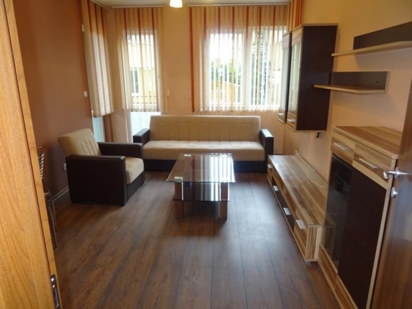 Дава се под наем Тристаен апартамент в София, Редута - 100 кв.м за 677.79 € - Снимка #1