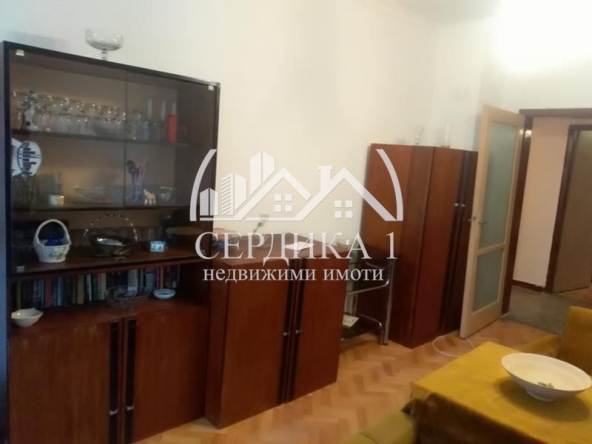 Дава се под наем Двустаен апартамент в София, Свобода - 65 кв.м за 348.84 € - Снимка #1
