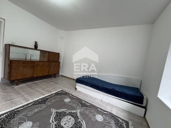 Дава се под наем Къща в Силистра, Център - 94 кв.м за 278.97 € - Снимка #1