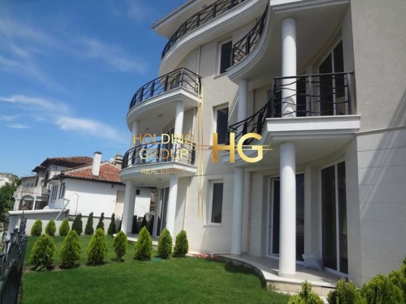 Двустаен апартамент в Балчик - 75 кв.м за 1214 €/кв.м - Снимка #1