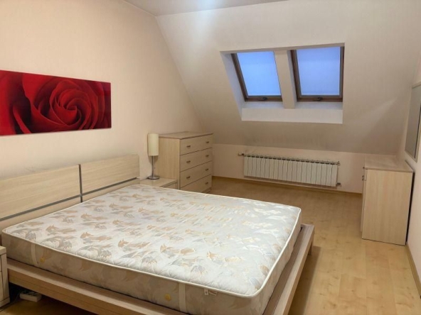 Дава се под наем Двустаен апартамент в София, Гоце Делчев - 70 кв.м за 648.21 € - Снимка #1