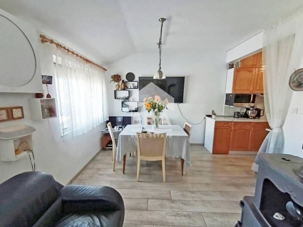 Тристаен апартамент в Поморие - 97 кв.м за 841 €/кв.м - Снимка #1