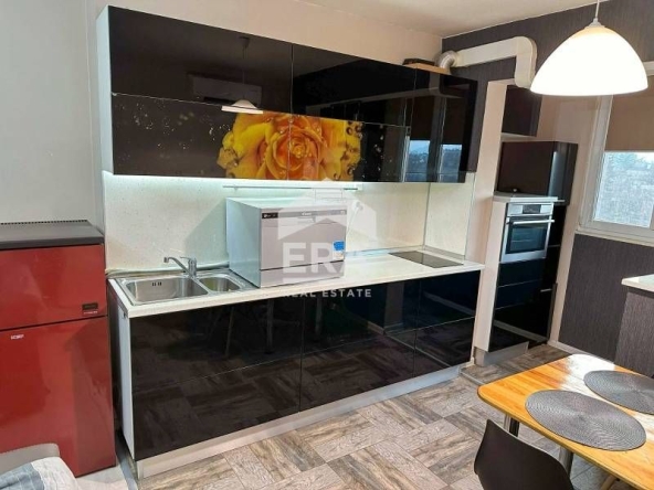 Дава се под наем Двустаен апартамент в Търговище, Център - 45 кв.м за 278.97 € - Снимка #1