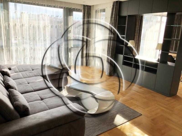 Дава се под наем Тристаен апартамент в София, Център - 135 кв.м за 950 € - Снимка #1