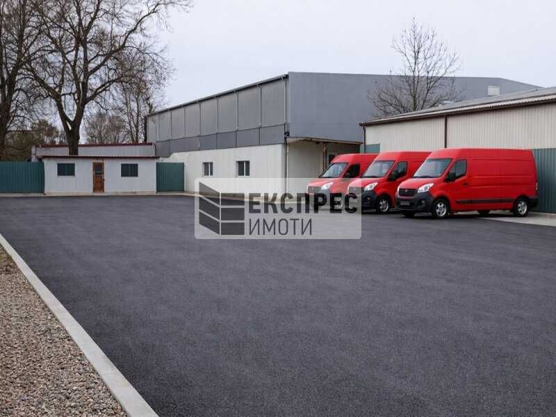 Дава се под наем Гараж / Паркомясто в Варна, Западна промишлена зона - 3300 кв.м за 3949.95 € - Снимка #1