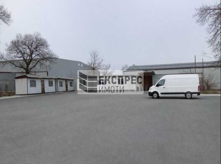 Дава се под наем Гараж / Паркомясто в Варна, Западна промишлена зона - 1500 кв.м за 1795.2 € - Снимка #1