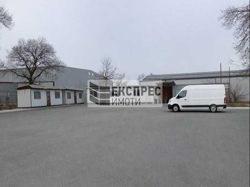 Дава се под наем Гараж / Паркомясто в Варна, Западна промишлена зона - 1500 кв.м за 1795.2 € - Снимка #1