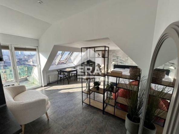 Дава се под наем Двустаен апартамент в София, Център - 72 кв.м за 1097.01 € - Снимка #1