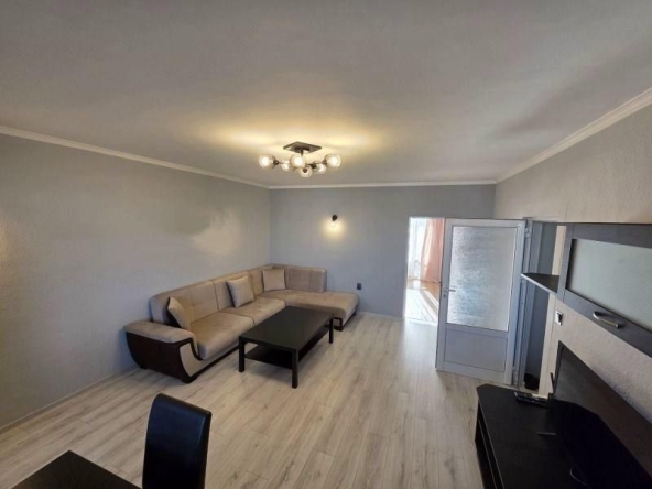 Дава се под наем Тристаен апартамент в София, Люлин 7 - 74 кв.м за 747.66 € - Снимка #1