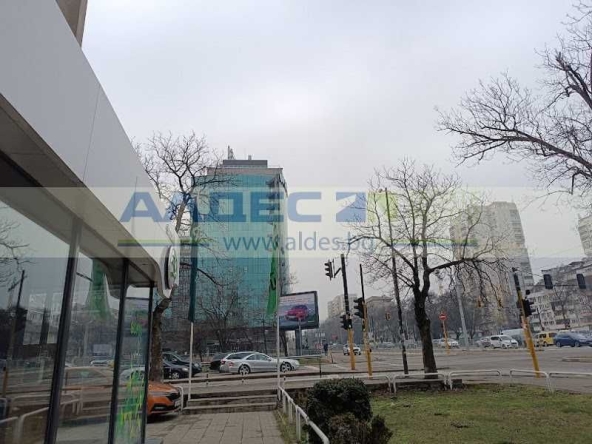 Тристаен апартамент в София, Медицинска академия - 106 кв.м за 1539 €/кв.м - Снимка #1