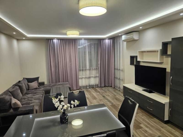 Дава се под наем Двустаен апартамент в София, Витоша - 74 кв.м за 747.66 € - Снимка #1