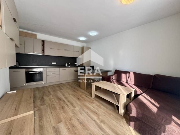 Дава се под наем Тристаен апартамент в Варна, Бриз - 116 кв.м за 747.66 € - Снимка #1