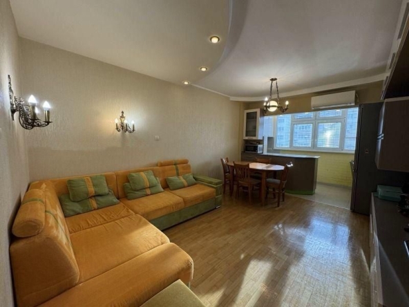 Дава се под наем Тристаен апартамент в София, Младост 1А - 68 кв.м за 697.17 € - Снимка #1