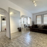 Дава се под наем Тристаен апартамент в София, Център - 88 кв.м за 1097.01 € - Снимка #1