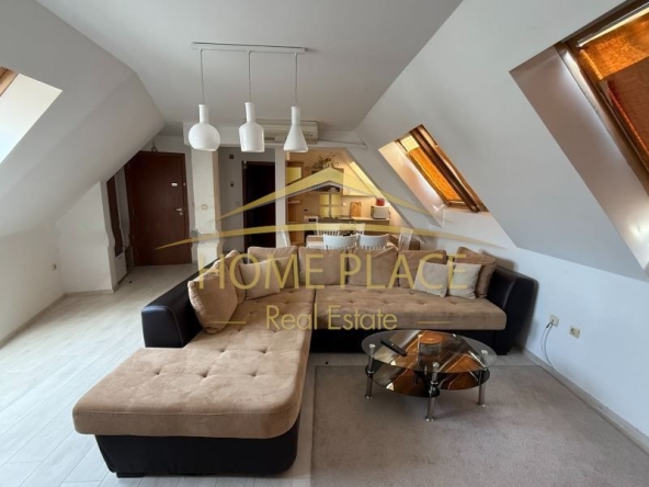 Дава се под наем Двустаен апартамент в Варна, Център - 86 кв.м за 598.23 € - Снимка #1