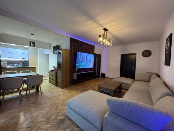 Дава се под наем Тристаен апартамент в София, Медицинска академия - 94 кв.м за 1047.03 € - Снимка #1