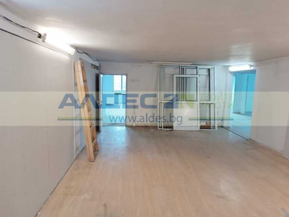 Дава се под наем Офис в София, Хладилника - 250 кв.м за 1895.16 € - Снимка #1