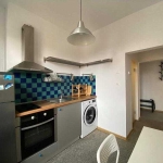 Дава се под наем Двустаен апартамент в София, Център - 70 кв.м за 473.79 € - Снимка #1