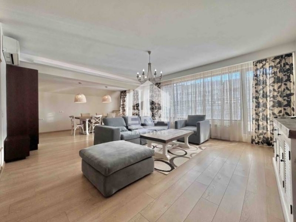 Дава се под наем Тристаен апартамент в София, Лозенец - 161 кв.м за 2000 € - Снимка #1