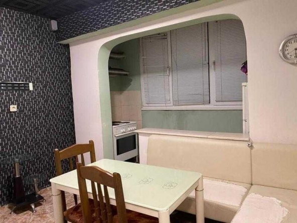 Дава се под наем Двустаен апартамент в Бургас, Изгрев - 42 кв.м за 331.5 € - Снимка #1