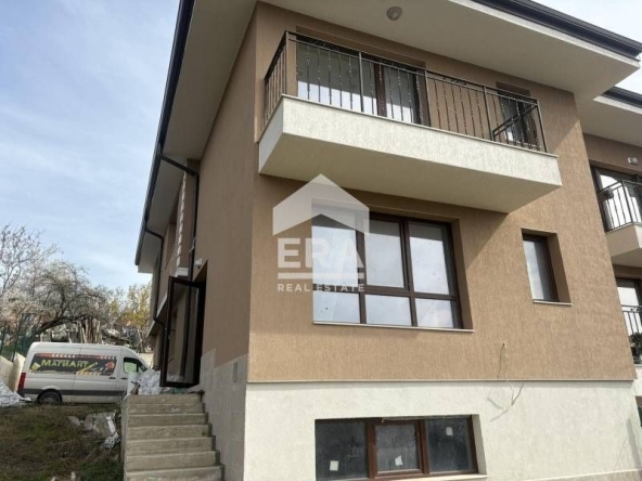 Къща в Варна, м-т Кочмар - 264 кв.м за 802 €/кв.м - Снимка #1