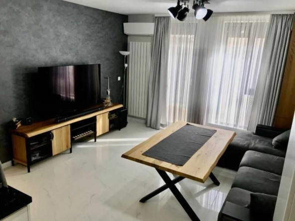 Дава се под наем Двустаен апартамент в София, Лозенец - 70 кв.м за 647.19 € - Снимка #1