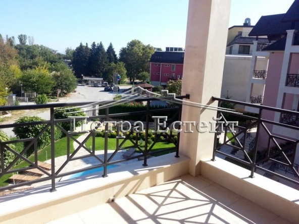 Двустаен апартамент в к.к. Св.Св. Константин и Елена - 85 кв.м за 1500 €/кв.м - Снимка #1