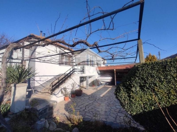 Къща в Девня - 210 кв.м за 483 €/кв.м - Снимка #1