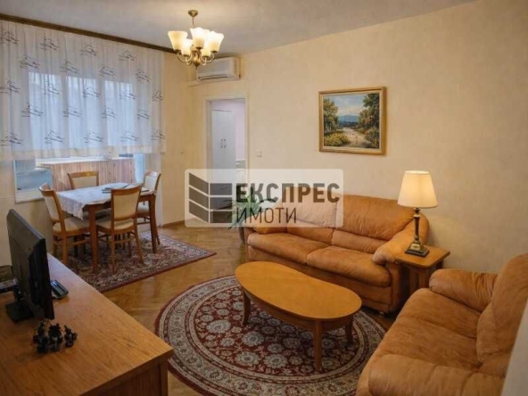 Дава се под наем Тристаен апартамент в Варна, Колхозен пазар - 85 кв.м за 398.82 € - Снимка #1