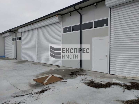 Дава се под наем Гараж / Паркомясто в Варна, Западна промишлена зона - 500 кв.м за 1994.61 € - Снимка #1