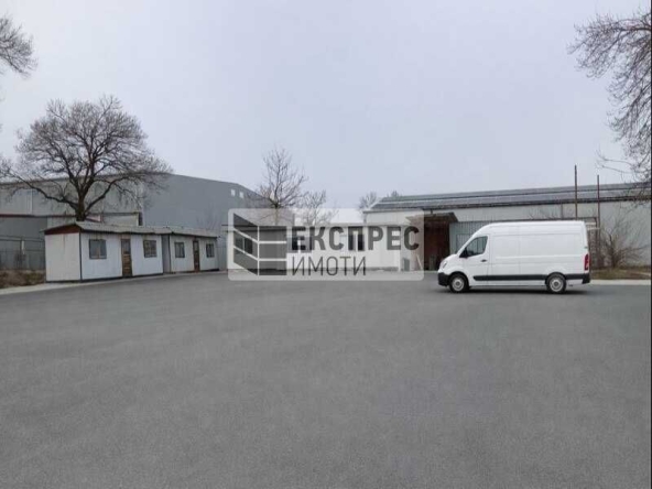 Дава се под наем Гараж / Паркомясто в Варна, Западна промишлена зона - 1500 кв.м за 1944.63 € - Снимка #1