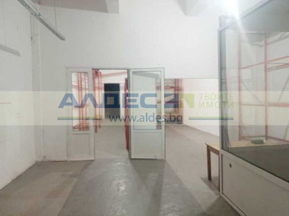 Дава се под наем Склад в София, Хладилника - 135 кв.м за 598.23 € - Снимка #1